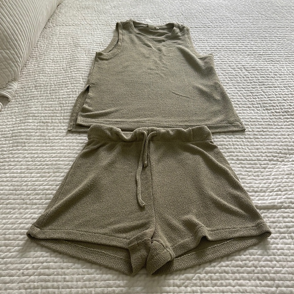 H & M lounge outfit